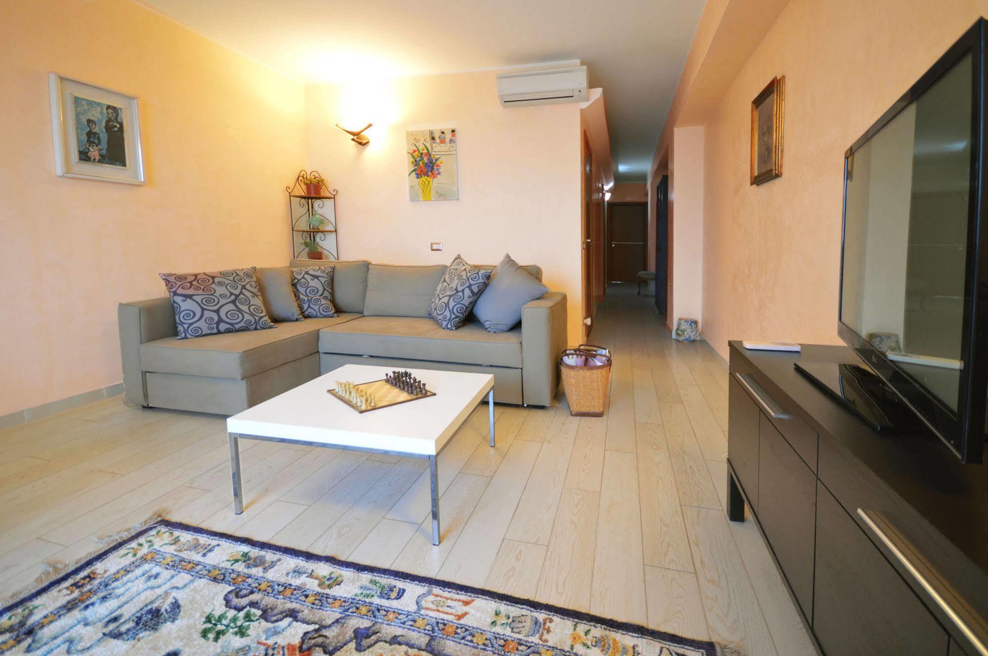 Mar Dei Poeti - Luxury Suites Torre Archirafi Exteriör bild