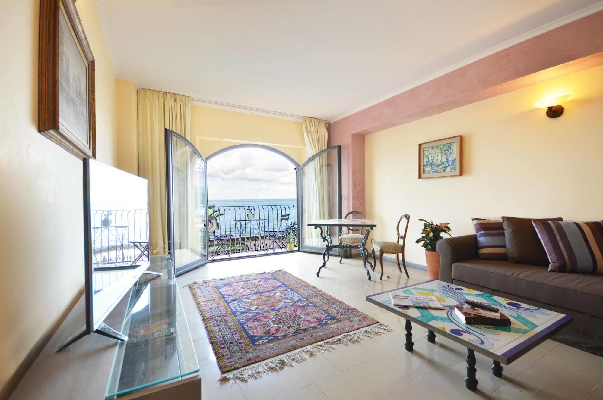 Mar Dei Poeti - Luxury Suites Torre Archirafi Exteriör bild