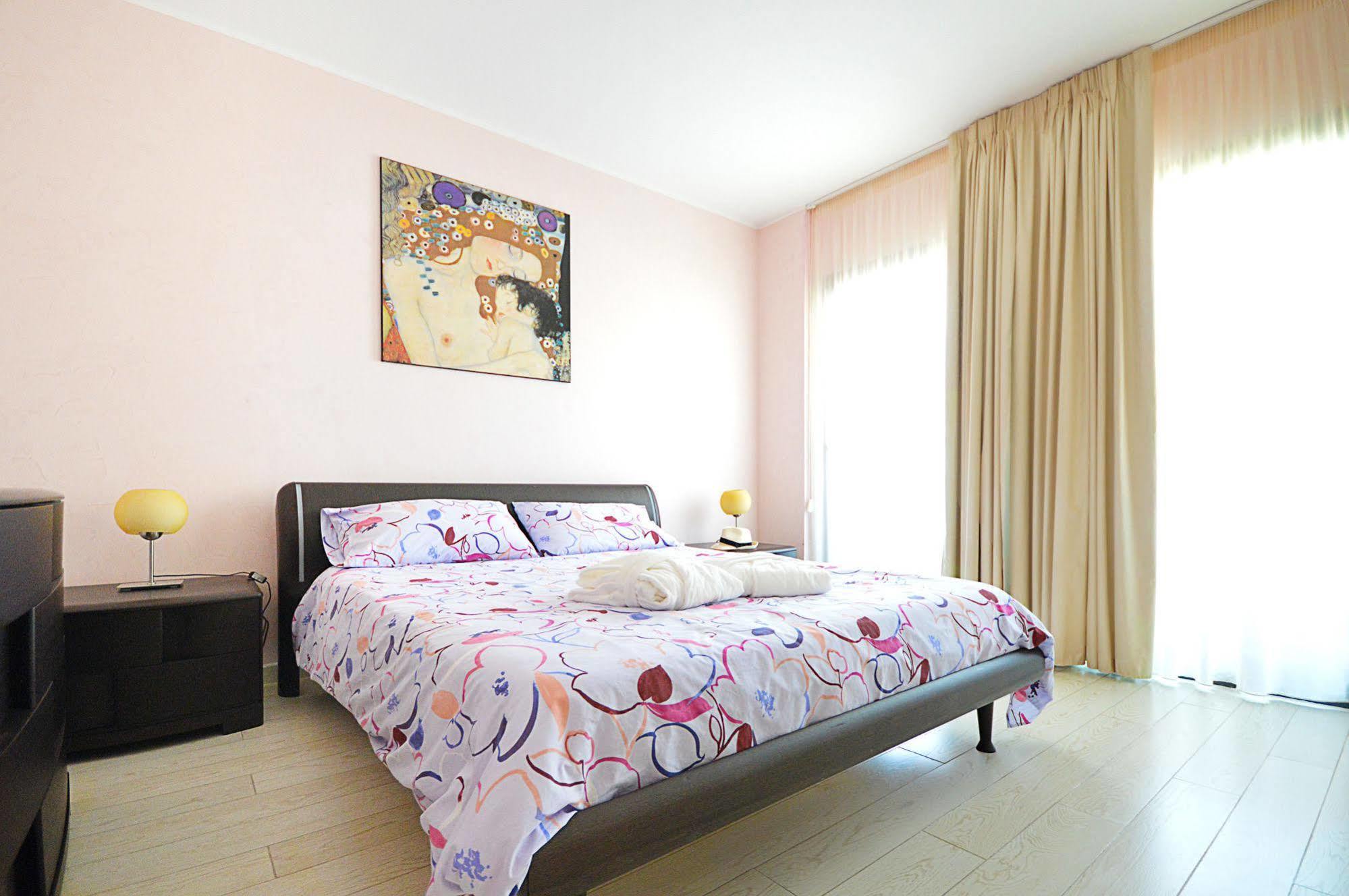 Mar Dei Poeti - Luxury Suites Torre Archirafi Exteriör bild